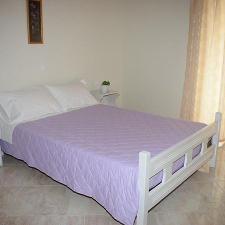 Mary'S Apartments Close To The Sea Агиос Георгиос Екстериор снимка