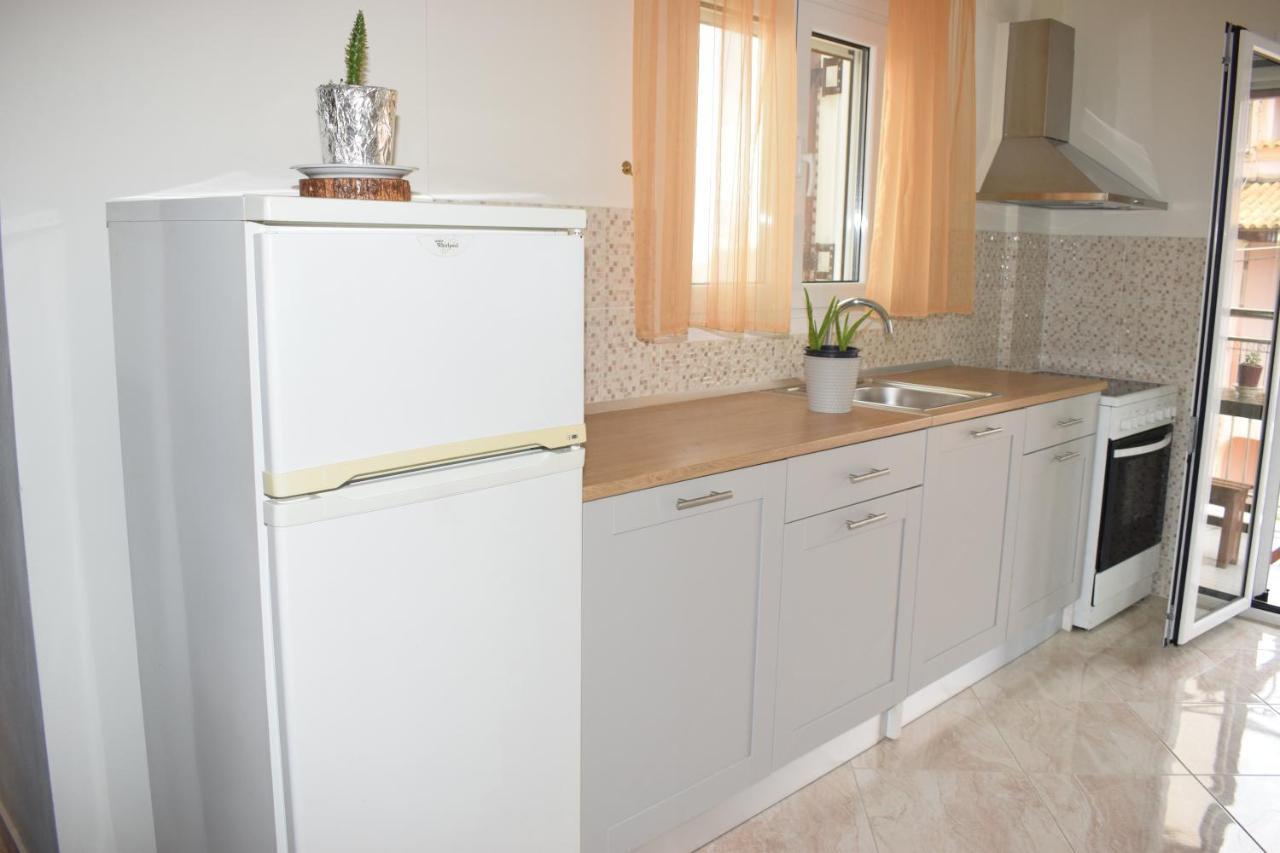 Mary'S Apartments Close To The Sea Агиос Георгиос Екстериор снимка